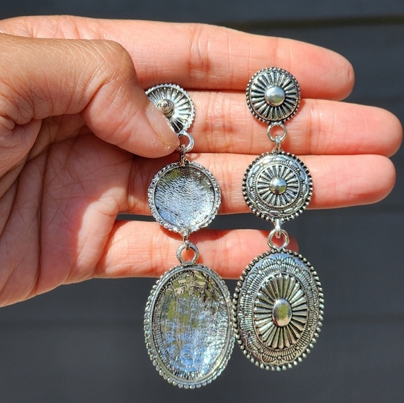 Medallion Gypsy Earrings Silver Bohemian Metal Tribal Ethnic Vintage Style - Picture 4 of 4